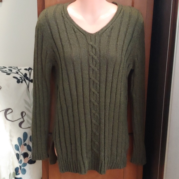 white stag sweater
